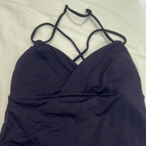 Lululemon Integrity Hot Tank Black Swan Size 2 - Picture 2 of 8